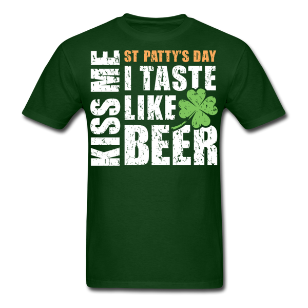 St Patty's Day Kiss Me I Taste Like Beer Men's Classic T-Shirt - forest green