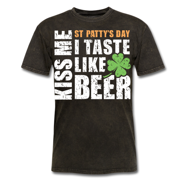 St Patty's Day Kiss Me I Taste Like Beer Men's Classic T-Shirt - mineral black