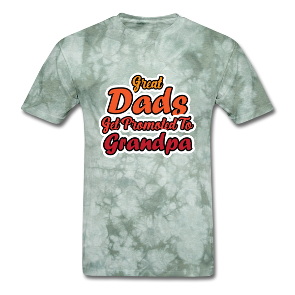 Great Dads Get Promoted To Grandpa Men's T-Shirt - military green tie dye