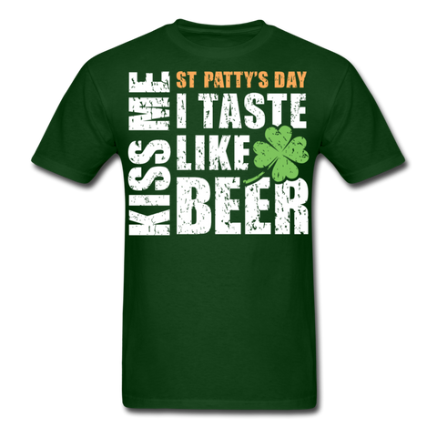St Patty's Day Kiss Me I Taste Like Beer Men's Classic T-Shirt - forest green