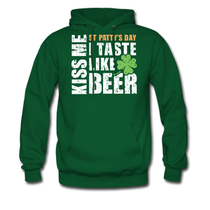 St Patty's Day Kiss Me I Taste Like Beer Men's Hoodie - forest green